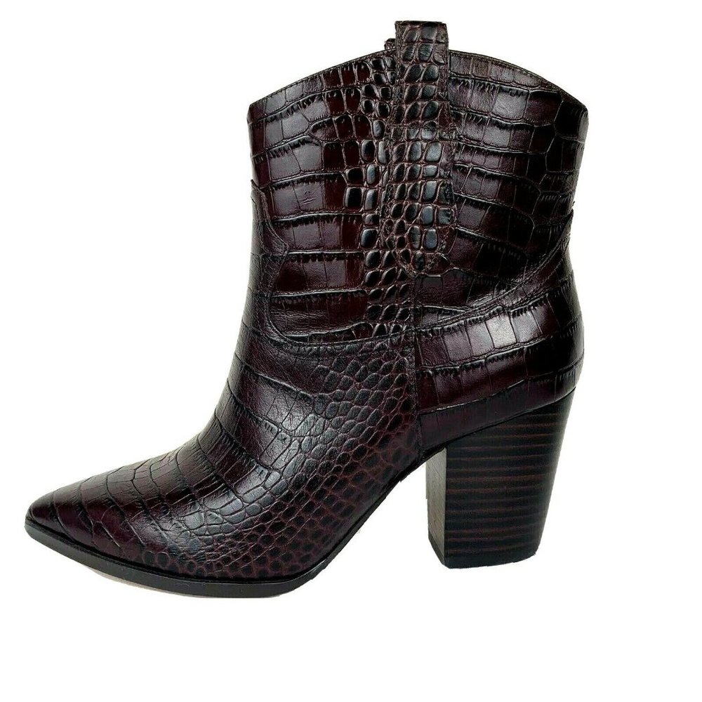 Gibson & Latimer Gia Croco-Embossed Western Boots